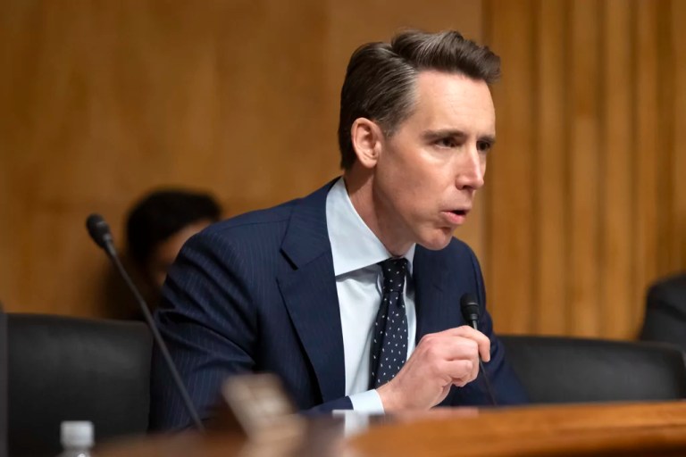 Hawley criticizes FDA’s Makary over having ‘no plans’ for abortion pills