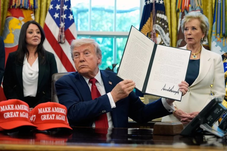 Trump signs executive order targeting college accreditation