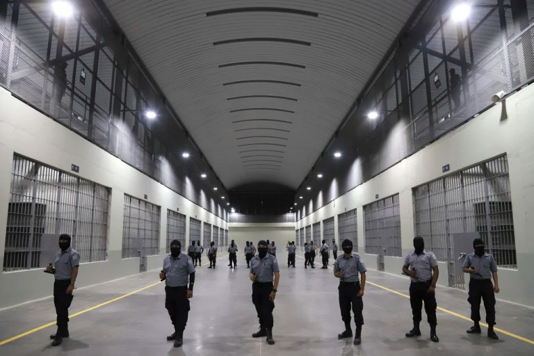 Appeals court grants Trump temporary win in lawsuit over second man deported to Salvadoran prison