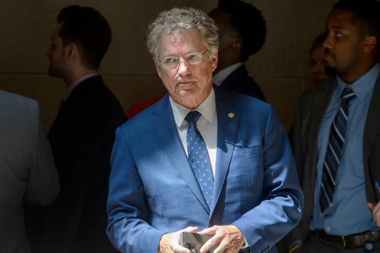Rand Paul pandemic research bill breezes through Senate homeland security committee