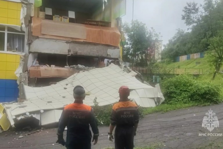 Massive earthquake in Russia causes tsunami warnings throughout the Pacific