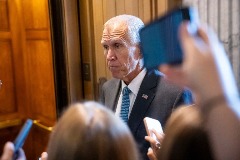 As Trump’s grip tightens, the political center thins out