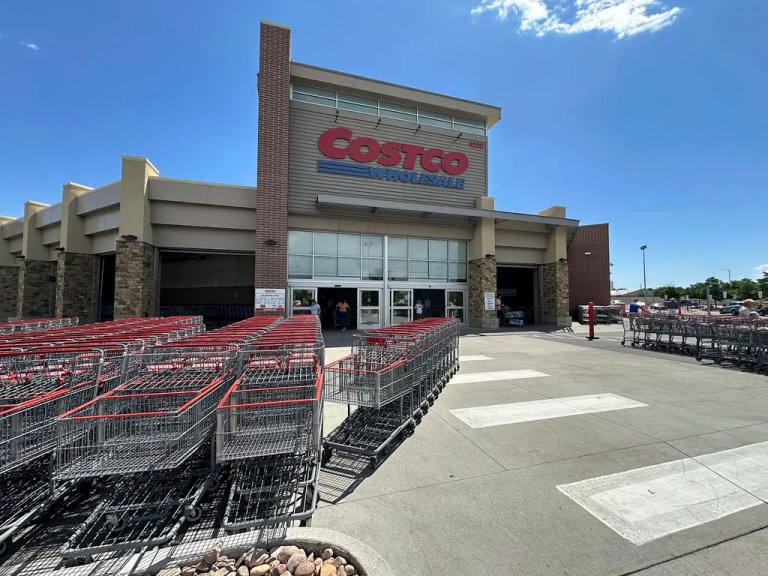 CA bill would fine stores for theft of their shopping carts