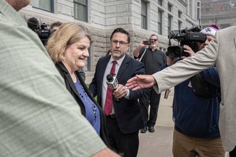 Case against Wisconsin judge Hannah Dugan should proceed: Federal judge
