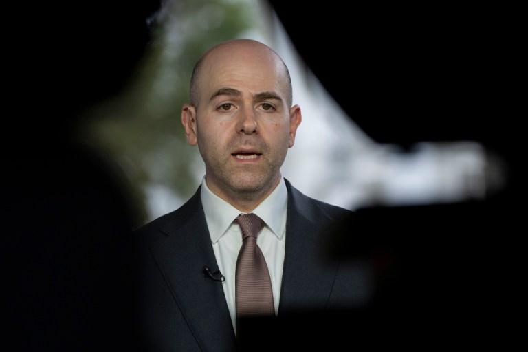 White House pushes Senate to confirm Trump Fed nominee by next interest rate meeting