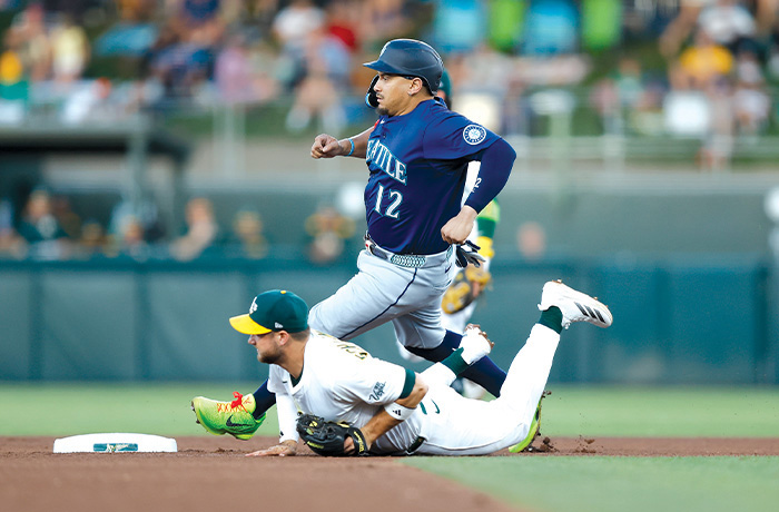 The stolen base is back — and so is baseball
