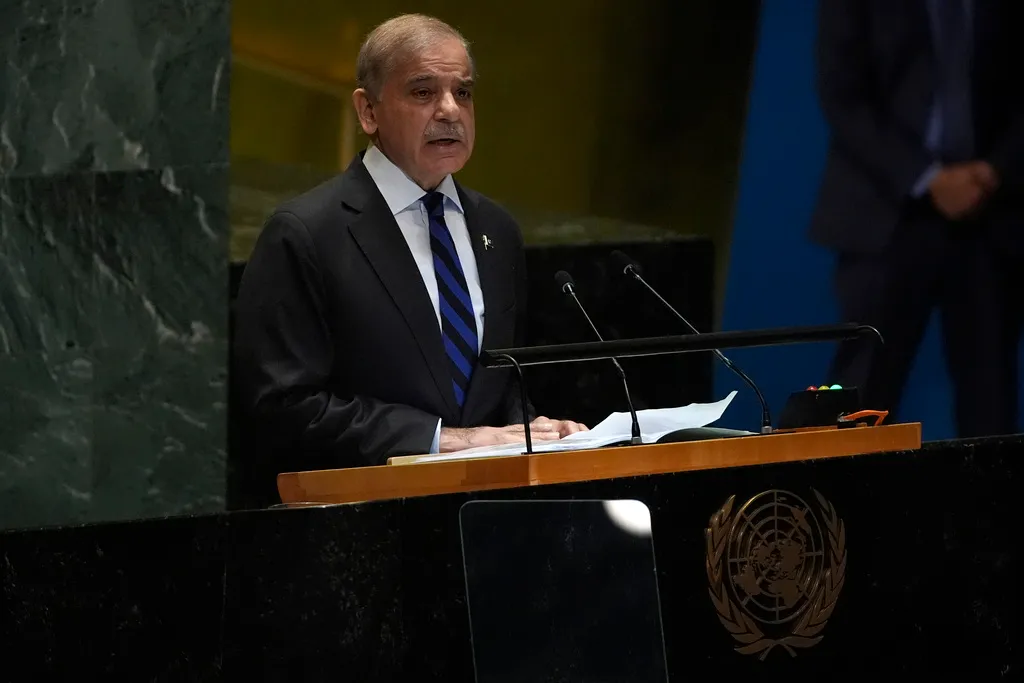 Pakistani prime minister supports freedom of Palestinians from ‘Israeli shackles’ and thanks Trump for peace efforts
