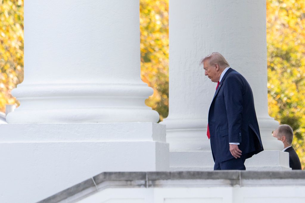 Trump will not visit Supreme Court during tariffs case