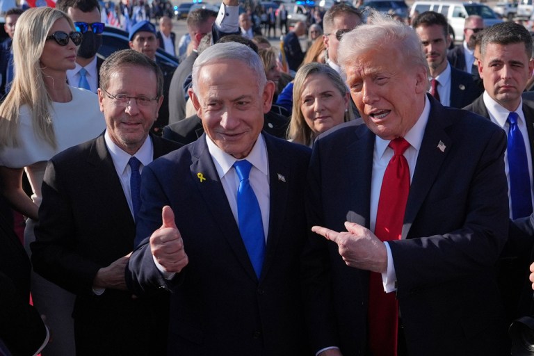 President Donald Trump poses for a photo with Israel's Prime Minister Benjamin Netanyahu