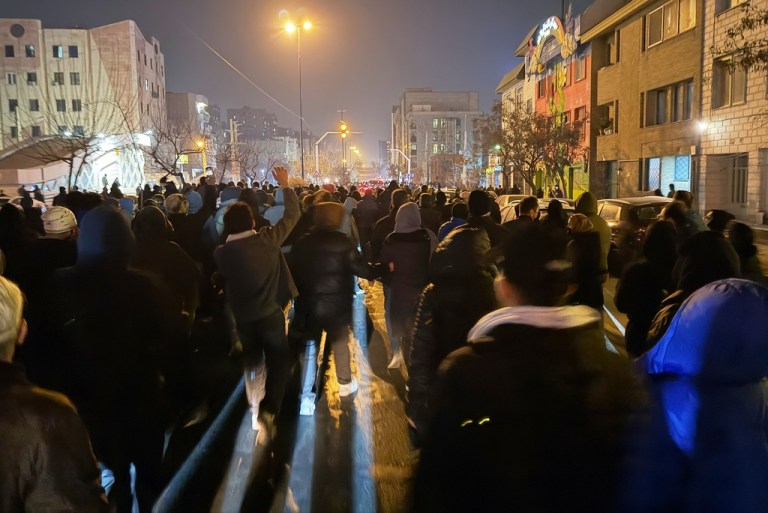 Iranian protesters flood the streets of Iran