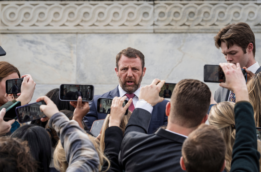 WATCH LIVE: Mullin urges comprehensive ICE and CBP funding from Kansas City airport