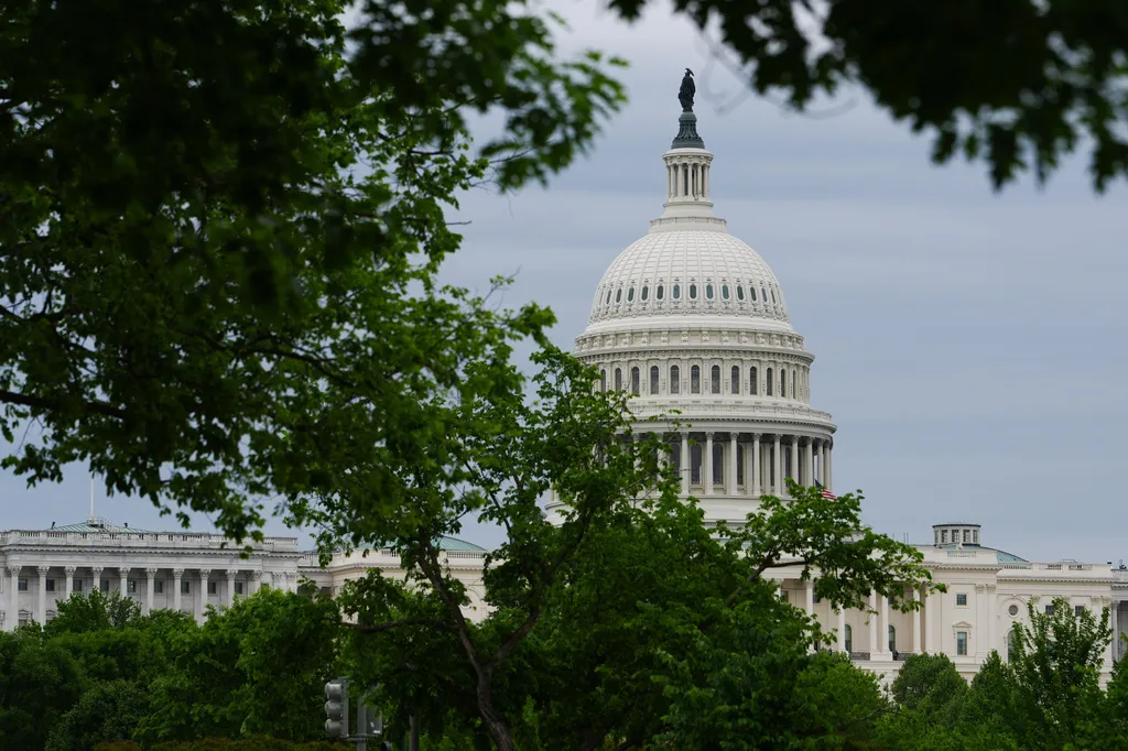 Senate Budget Committee advances reconciliation bill to fund ICE