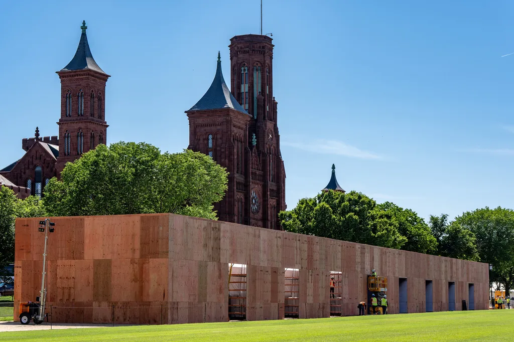 Time to clean house: The Smithsonian has betrayed the people
