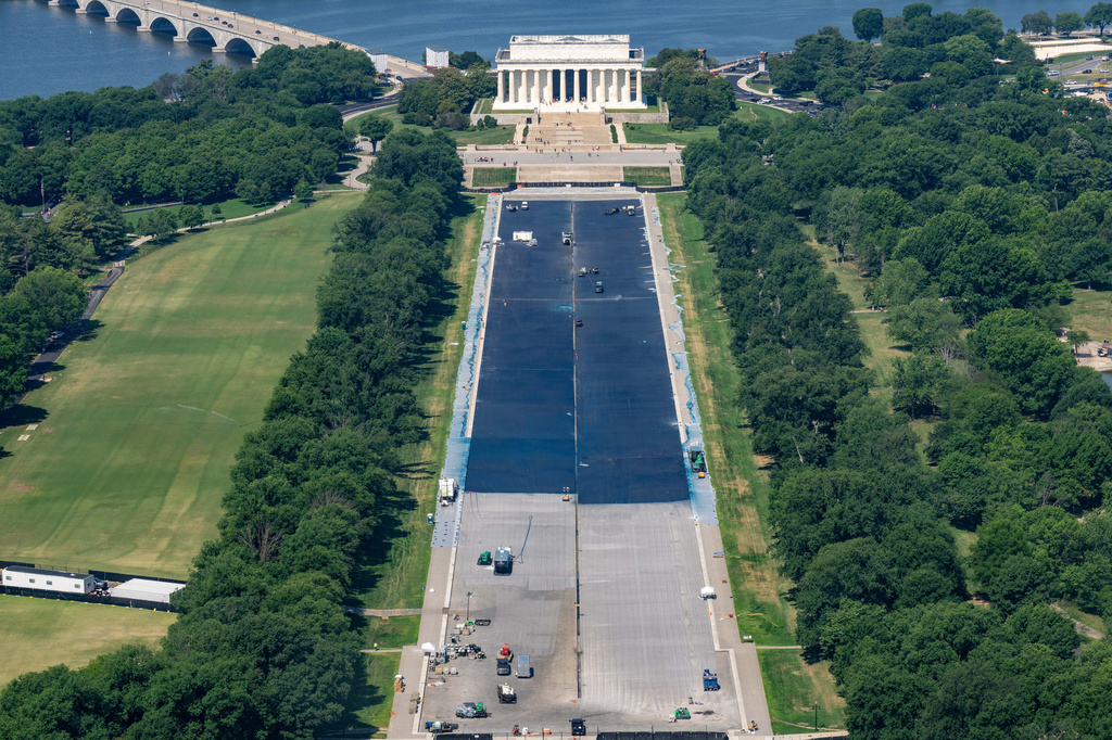 reflecting pool