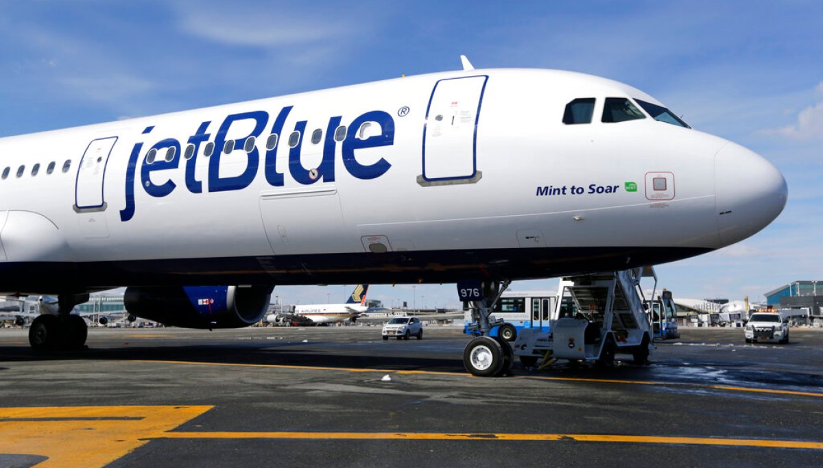 FAA investigating JetBlue pilot complaint about drone collision