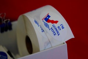 Which Democrats have taken themselves out of the 2028 presidential race?