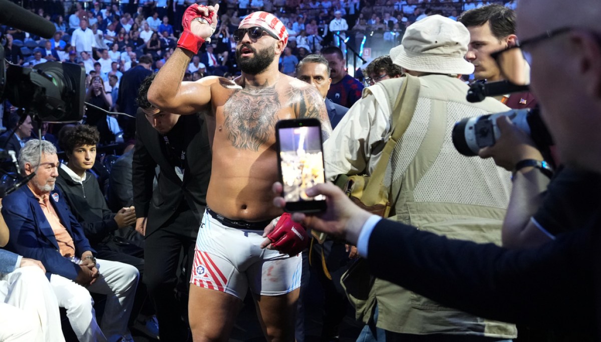 UFC fighter says he called Michelle Obama a man as a ‘compliment’