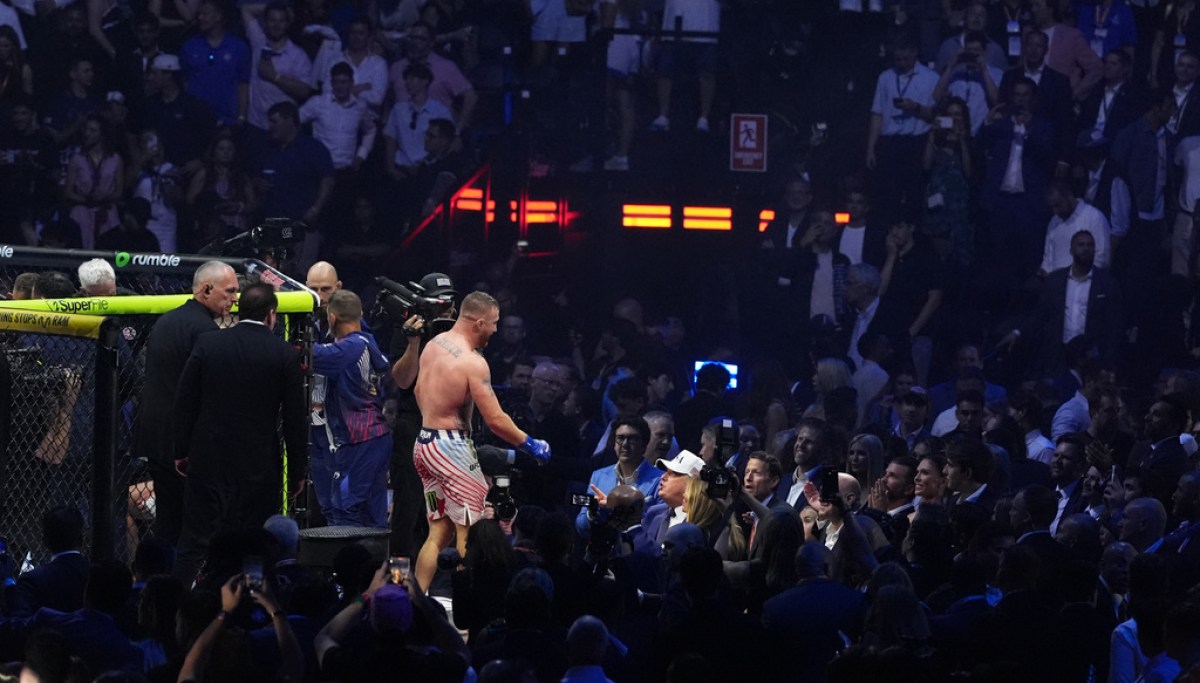 Chicago man arrested in connection with thwarted UFC attack at White House